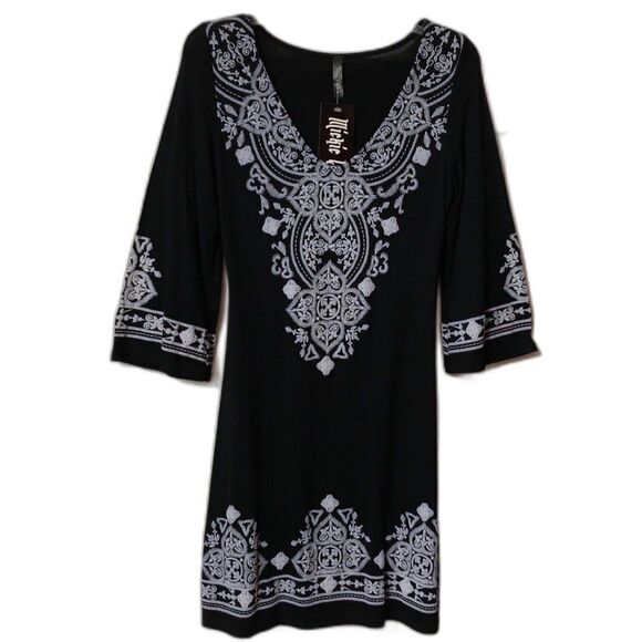 NWT!!! Womens Boutique Dress Size 4 Scoop V-Neck Black with Silver Blue Design - Picture 1 of 8